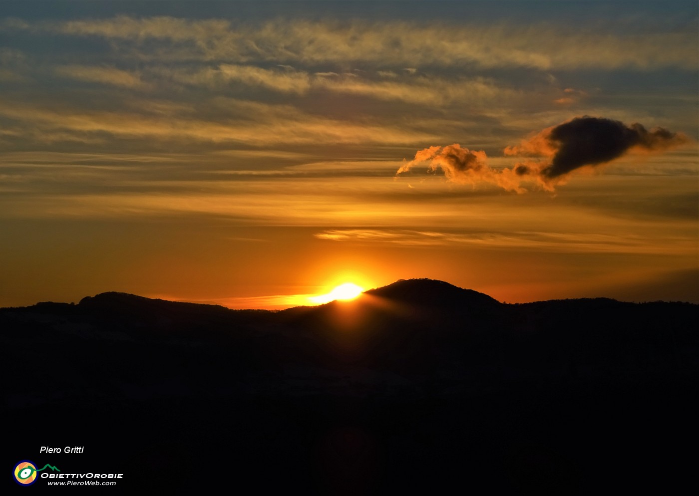 06 Tramonto dal Pizzo Cerro (1285 m).JPG